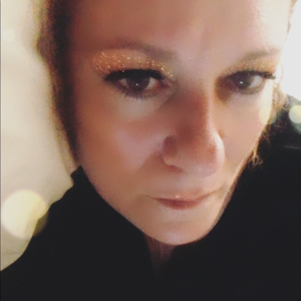 Meet your Posher, Becky